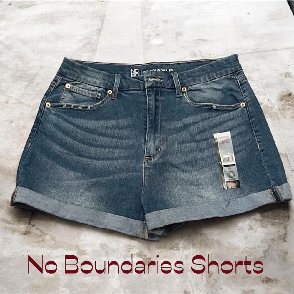 NWT No Boundaries High Rise Denim Shorts